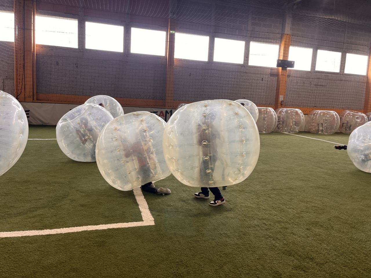 Une session de Bubble Foot en action chez Team Square